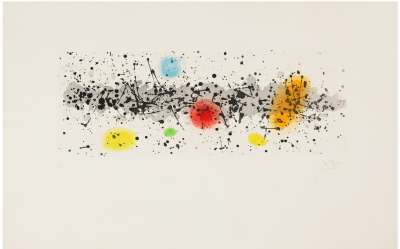 本作は、ジョアン・ミロのオリジナルな構成を示す作品です。
ミロはニューヨーク滞在中にジャクソン・ポロックのアクション・ペインティング(ジェスチャー・ペインティング)から影響を受け、
背景の表現にジクレー技法を試みています。
アクアチント技法による色彩の円形表現は拡散した効果を生み出し、
作品の異なる平面間に微妙な移行をもたらしています。
また、横長のフォーマットはこの作品の希少性をさらに高めています。