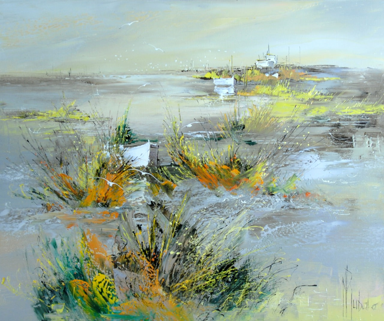 灰色の空の下に灰色の海が描かれている。空には僅かに太陽の光りを黄色く反射している雲が、寂しい空に少し暖かさを与えている。海辺にオレンジ、黄色、緑の草が、あちこちに群生していて、灰色の絵に明るくフレッシュな色彩を与えている。【額付】