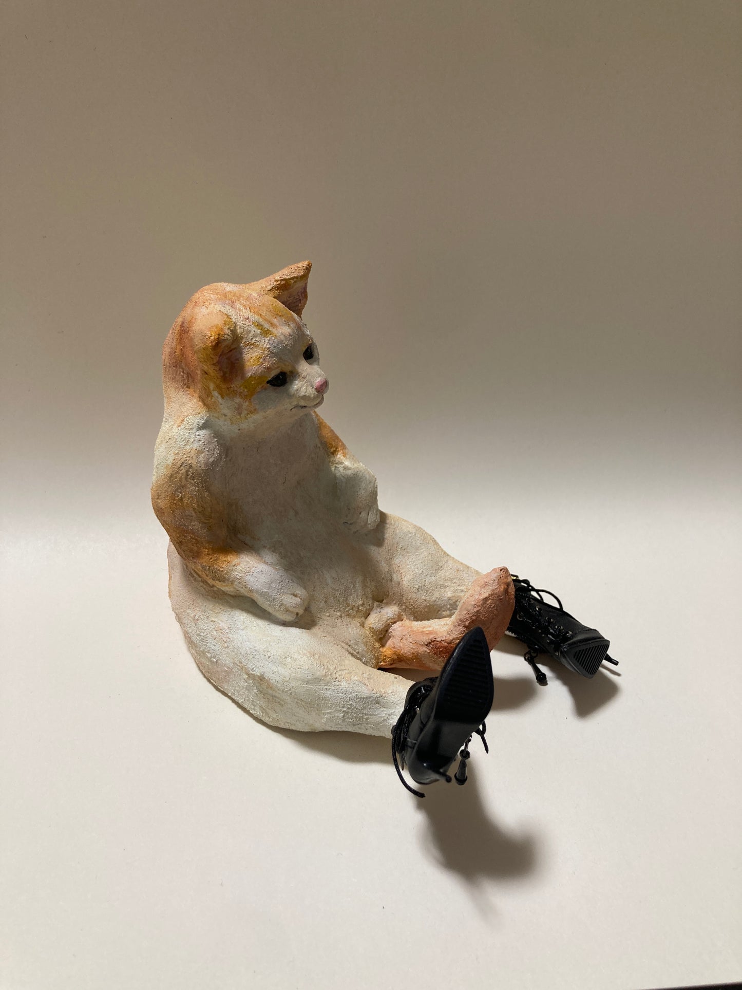 井口エリー　 Cat in Boot  15